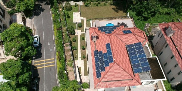 别墅家用太阳能发电系统的应用与优势「大家有」